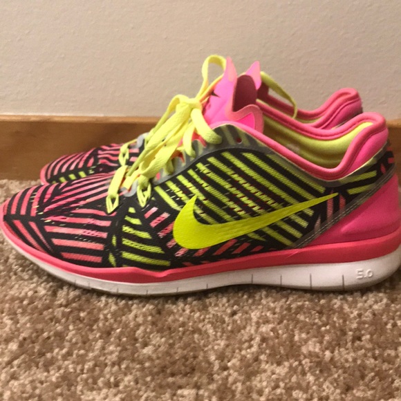 Nike Shoes - Nike Free TR Fit 5